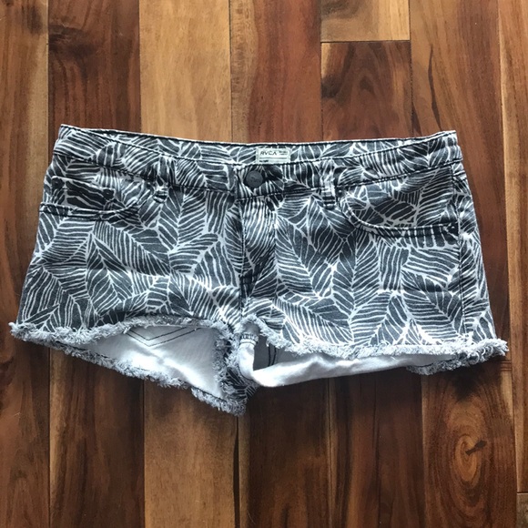 RVCA Pants - RVCA shorts size 29
